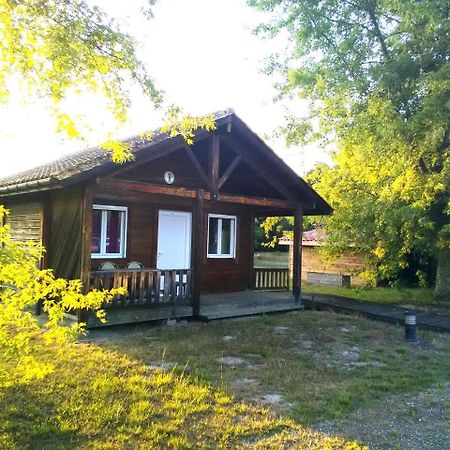 Camping Familial Les Chalets D'Uza Екстериор снимка