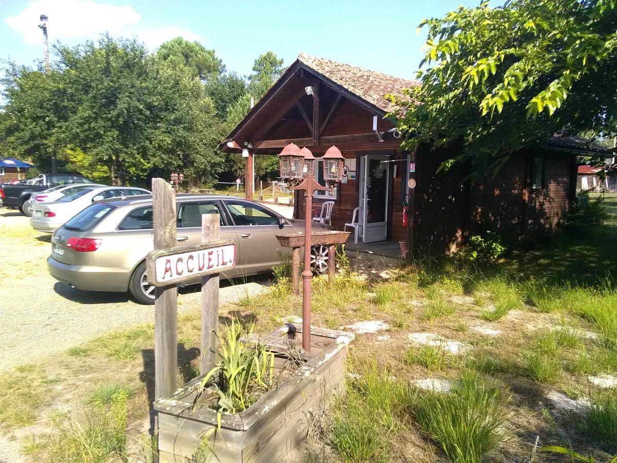 Camping Familial Les Chalets D'Uza Екстериор снимка